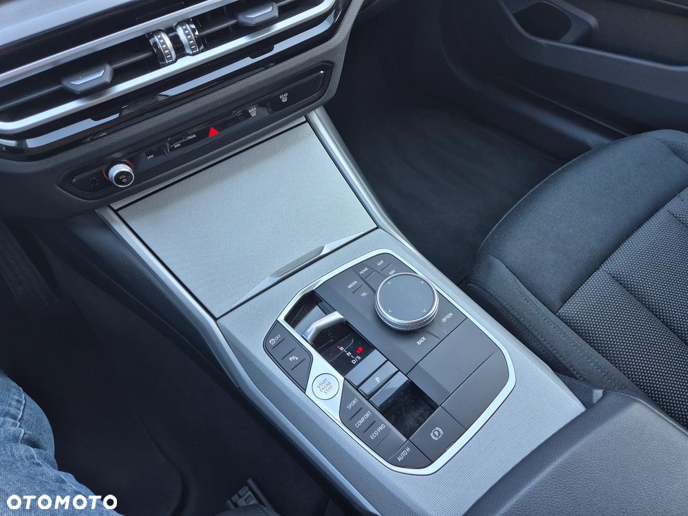 BMW Seria 3 320d xDrive Sport Line Shadow sport - 11