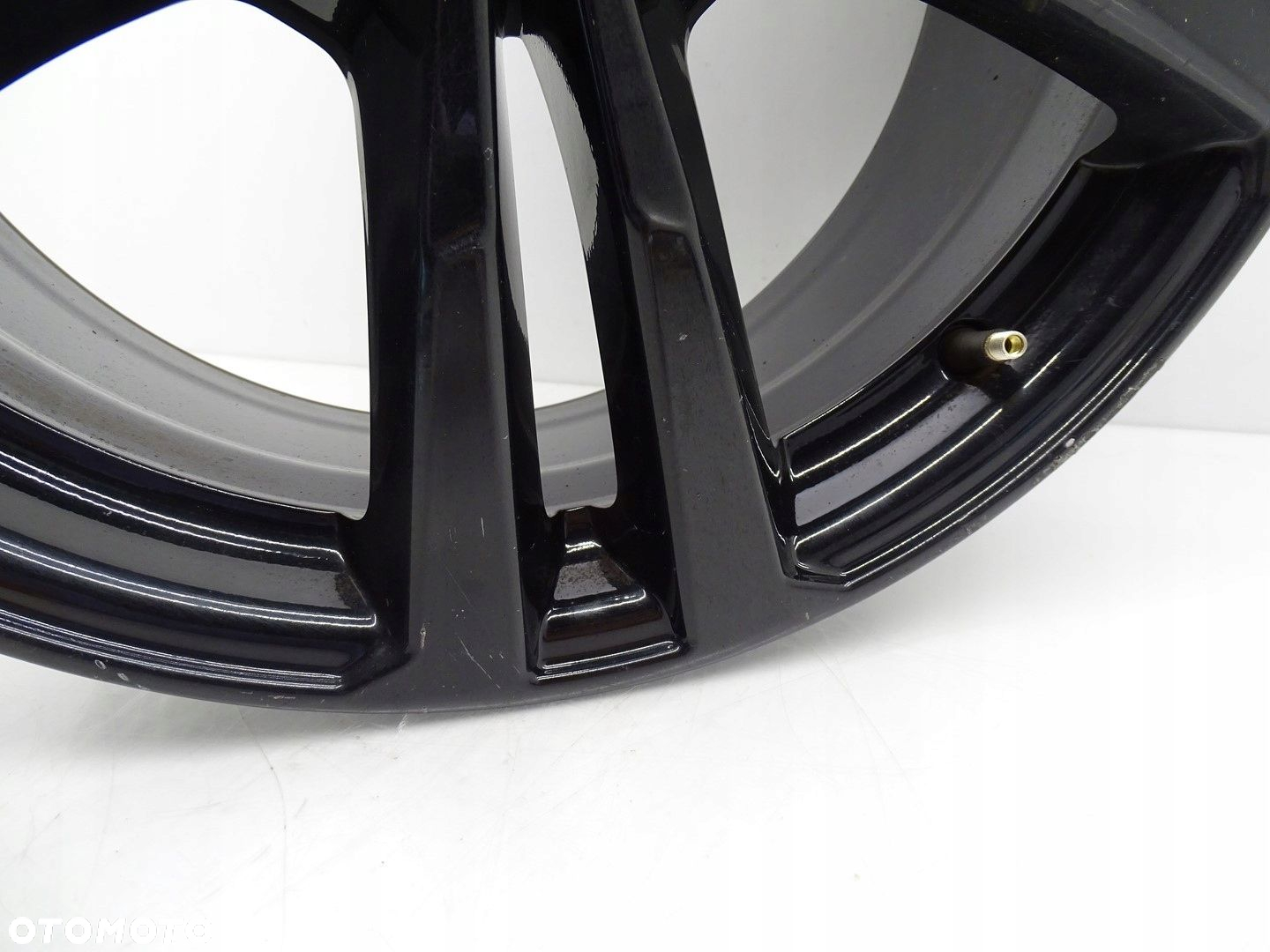 FELGA KOŁO ALUFELGA R18 AUDI A3 S3 8V 5X112 7.5J ET51 8V0601025B - 7