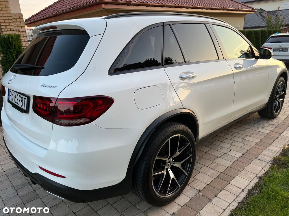 Mercedes-Benz GLC 300 4Matic 9G-TRONIC AMG Line - 14