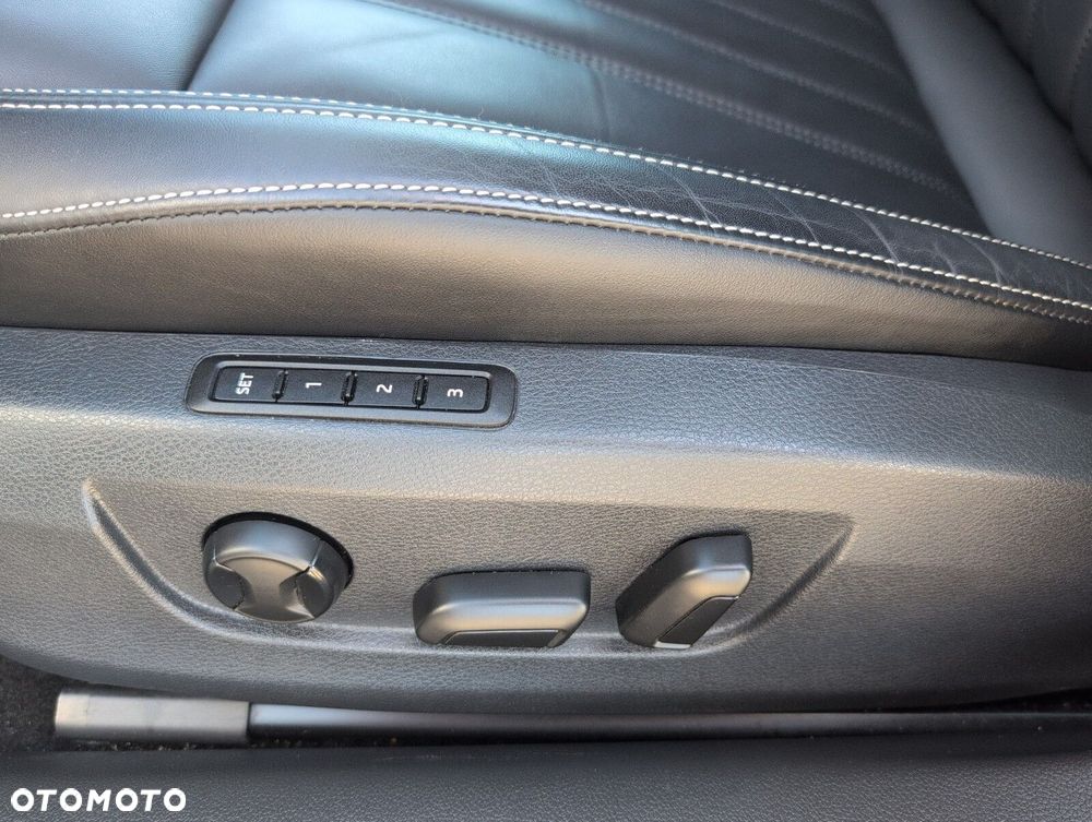 Skoda Superb 2.0 TDI SCR 4x4 L&K DSG - 17