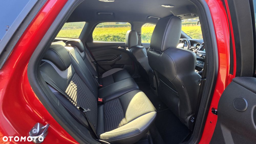 Ford Focus 2.0 EcoBoost ST mit Leder-Sport-Paket - 17