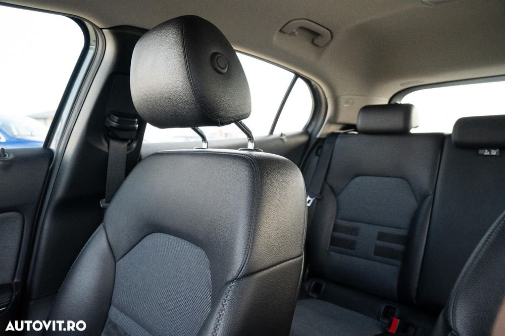 Mercedes-Benz GLA - 21