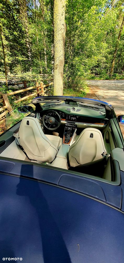 Porsche 911 Carrera 4 - 7