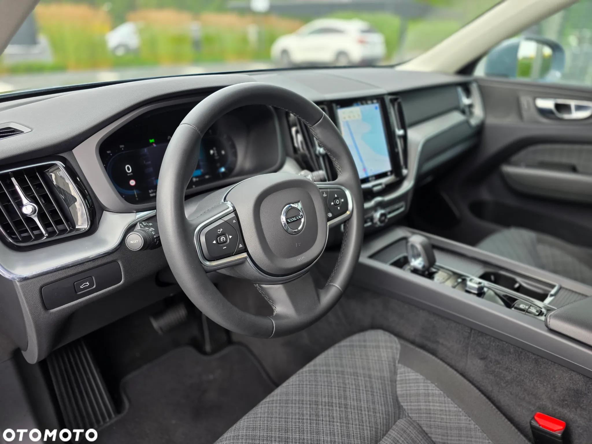 Volvo XC 60 T4 Momentum Pro - 20