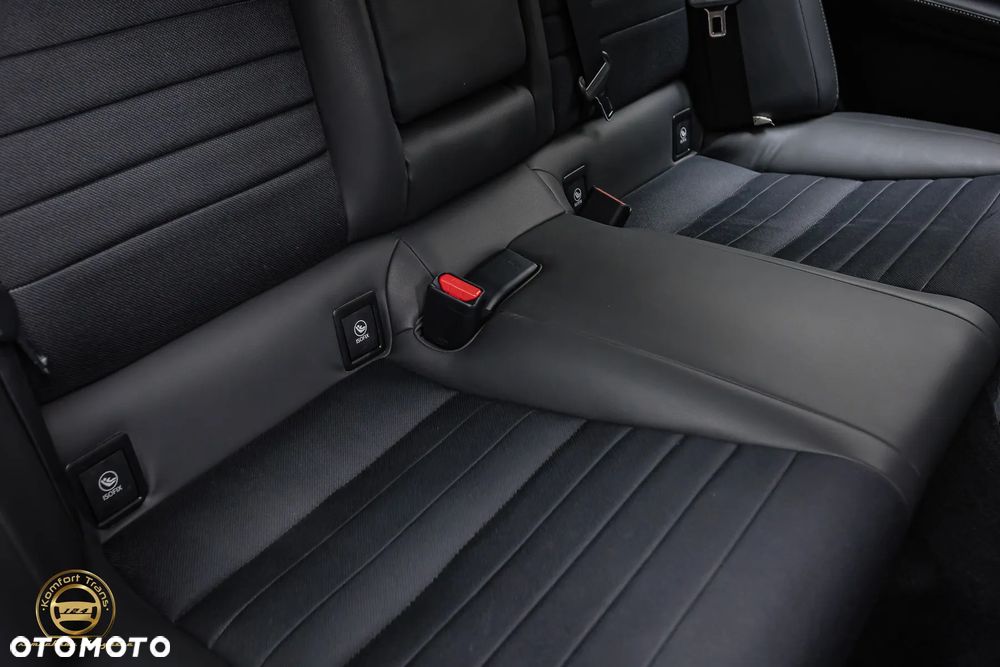 Lexus IS 200t Elite - 31