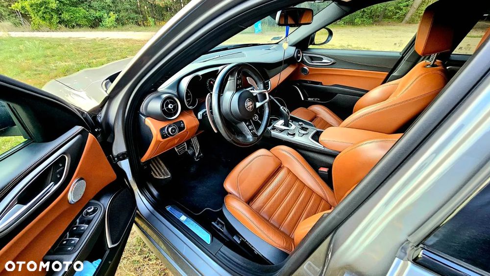 Alfa Romeo Giulia 2.0 Turbo Veloce Q4 - 14