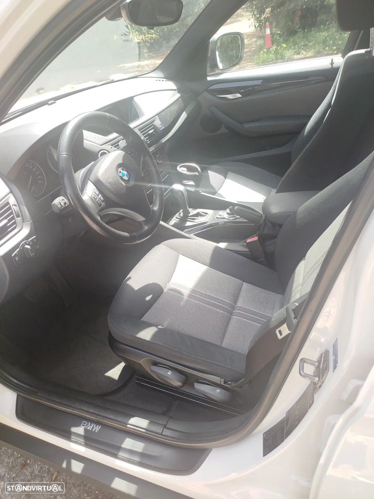 BMW X1 18 d sDrive Auto Line Sport - 8