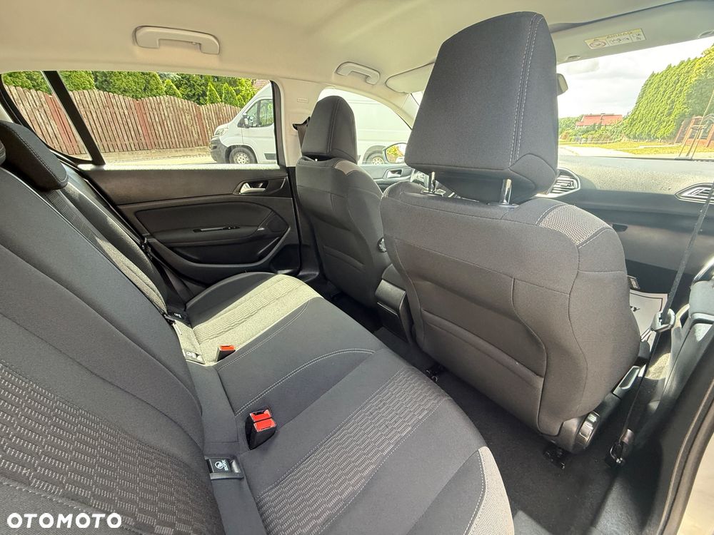 Peugeot 308 1.2 PureTech GPF Active S&S - 11