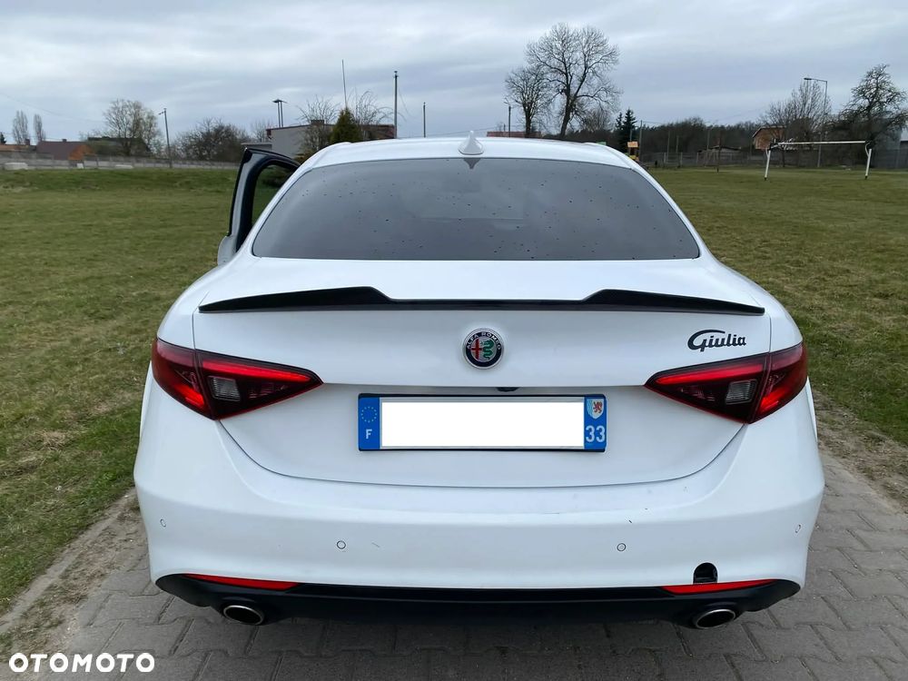 Alfa Romeo Giulia 2.2 AT8 Super - 25