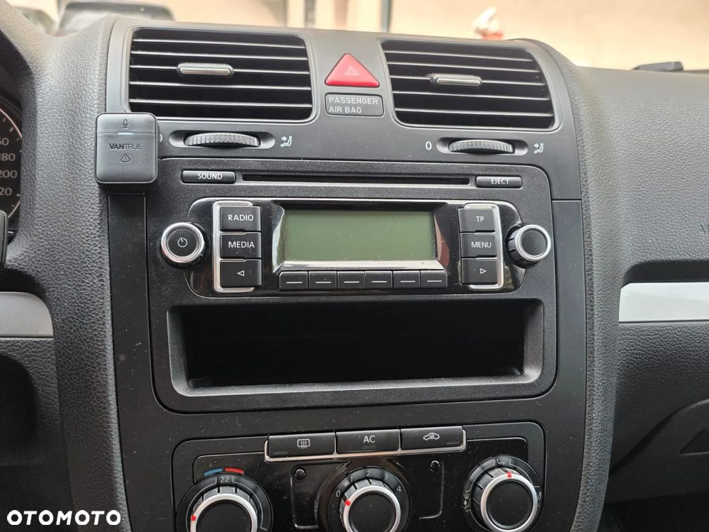 Volkswagen Jetta 1.6 TDI DPF Trendline - 14