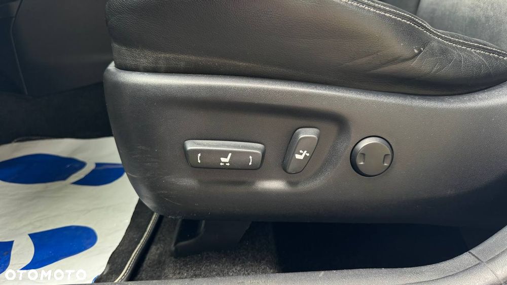 Toyota Prius+ Hybrid 135 Executive - 12