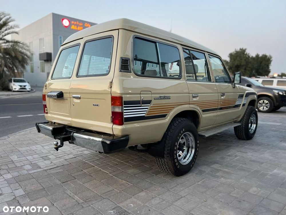 Toyota Land Cruiser RJ70 - 14