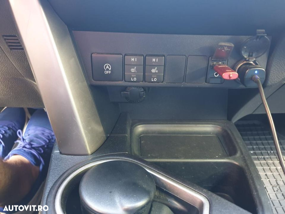 Toyota RAV4 - 6