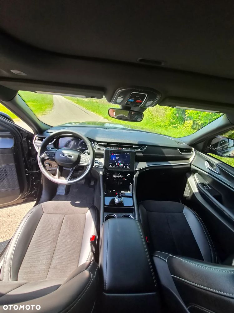 Jeep Grand Cherokee - 12