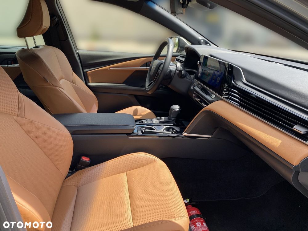 Toyota Camry - 13