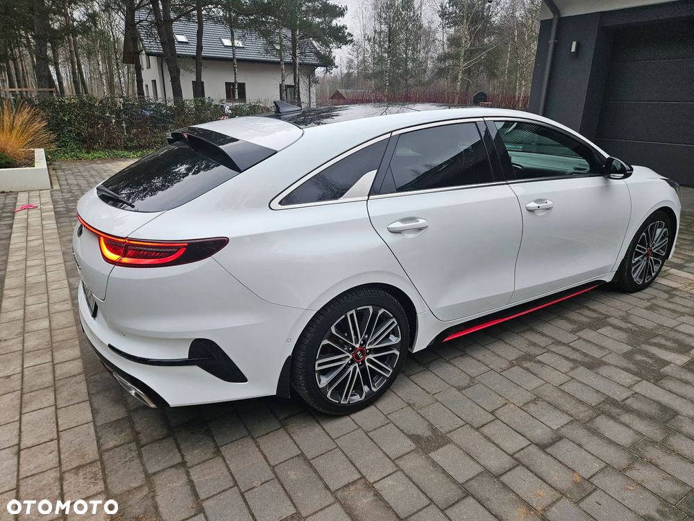 Kia ProCeed 1.6 T-GDI GT DCT - 12
