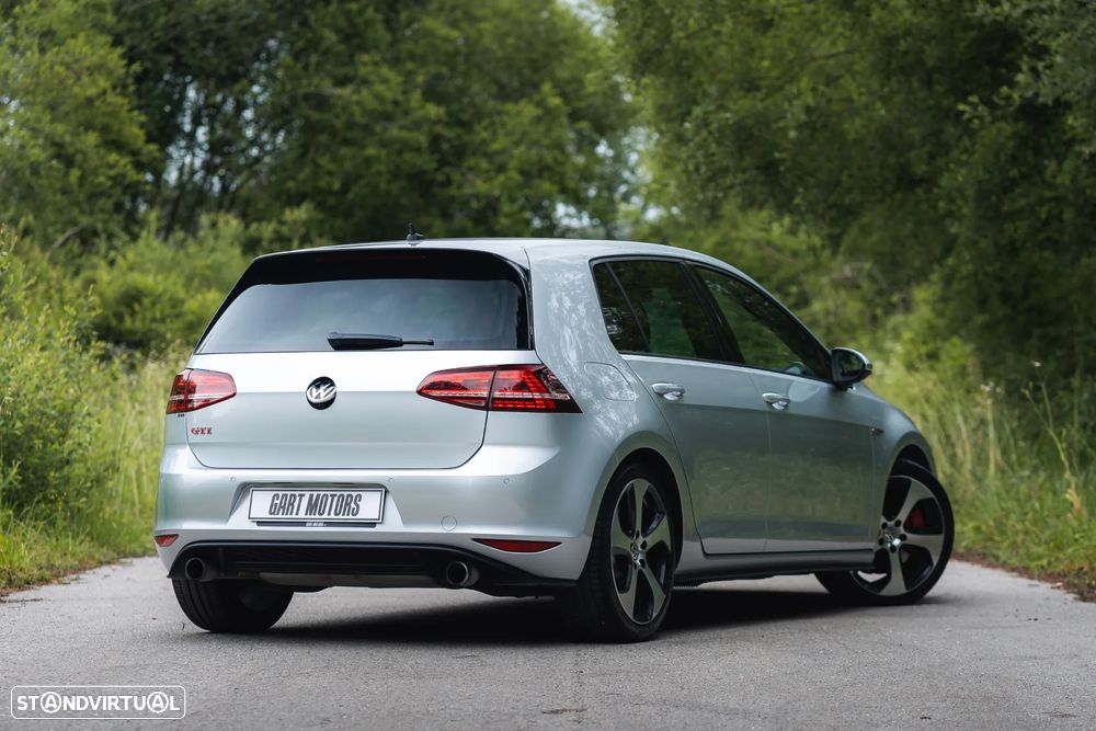 VW Golf GTI Performance BlueMotion DSG - 2