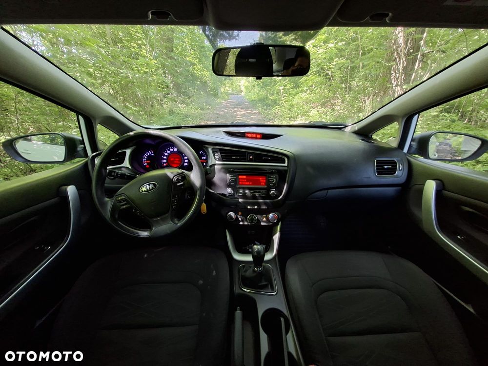 Kia Ceed 1.4 L - 8