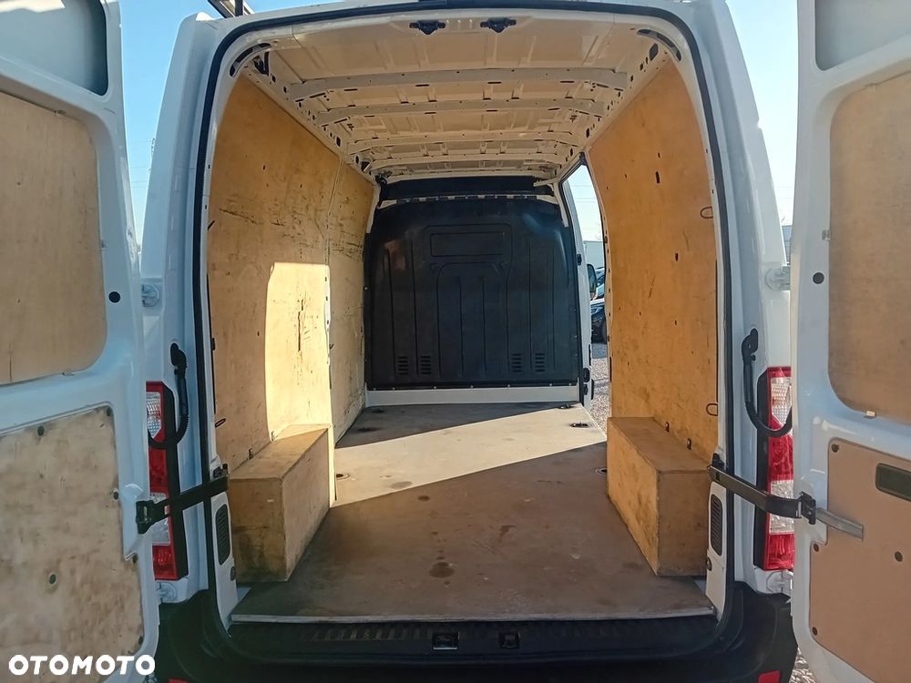 Nissan NV 400 - 9