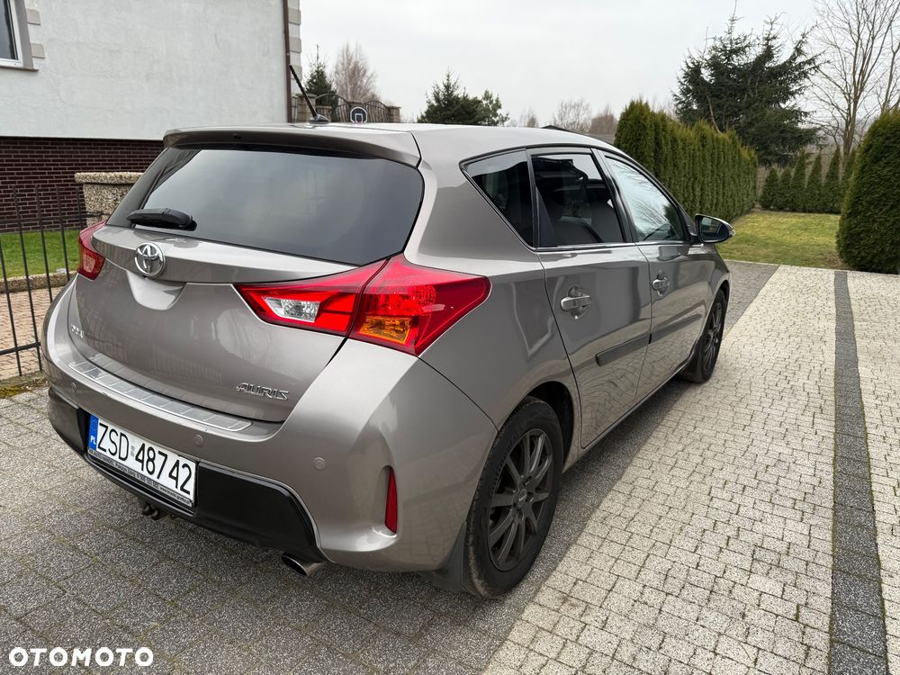 Toyota Auris 2.0 D-4D Prestige - 4