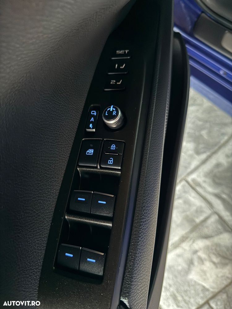 Toyota Camry 2.5 Hybrid Exclusive - 18