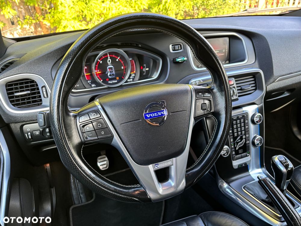 Volvo V40 D4 Drive-E R-Design Summum - 23