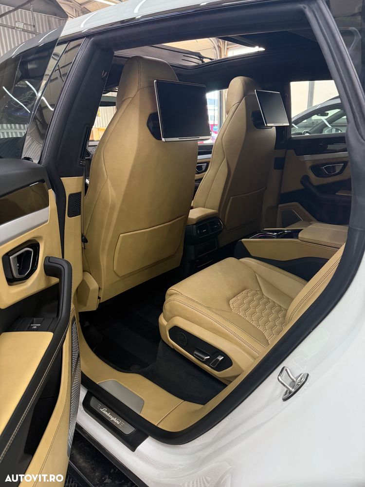 Lamborghini URUS - 9
