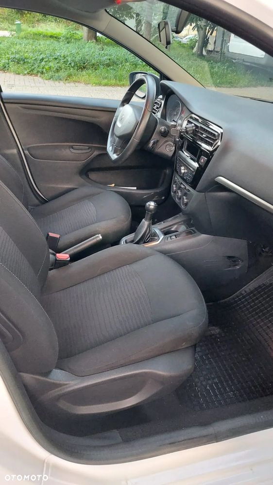 Peugeot 301 1.2 Pure Tech Active - 5