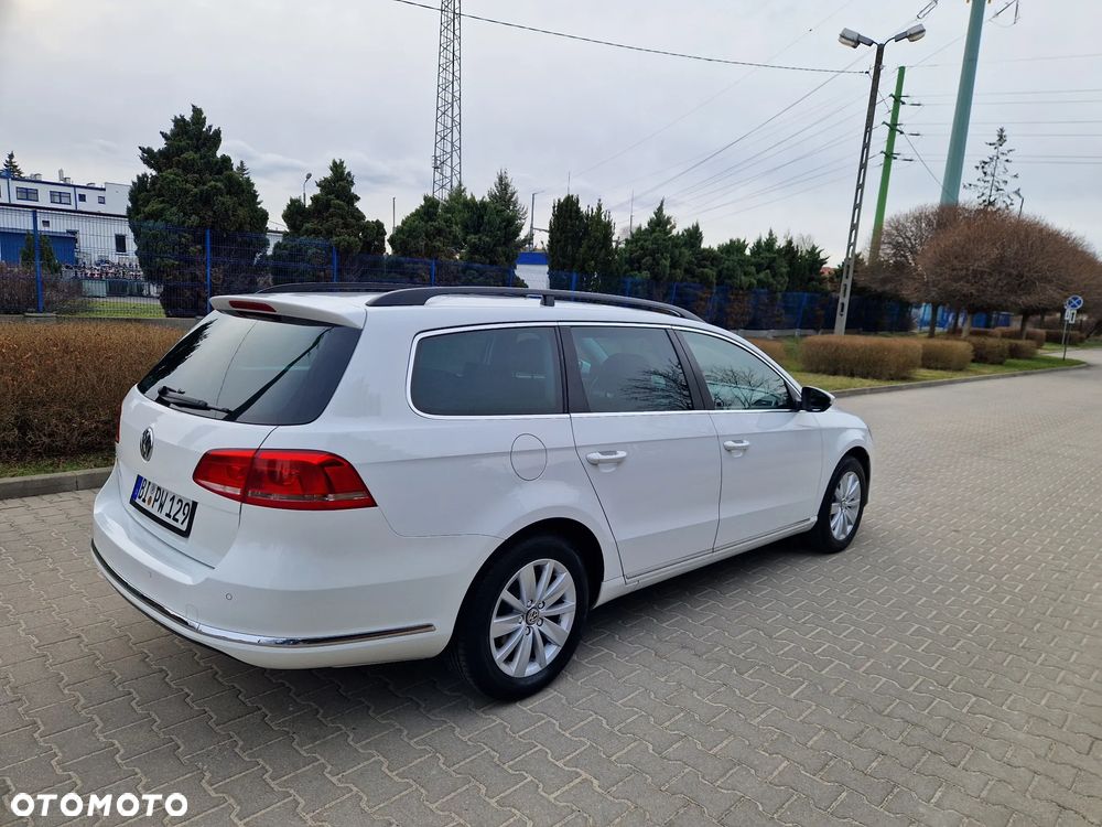 Volkswagen Passat - 11