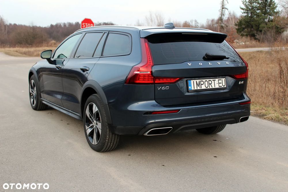 Volvo V60 Cross Country B4 D AWD Geartronic Pro - 11
