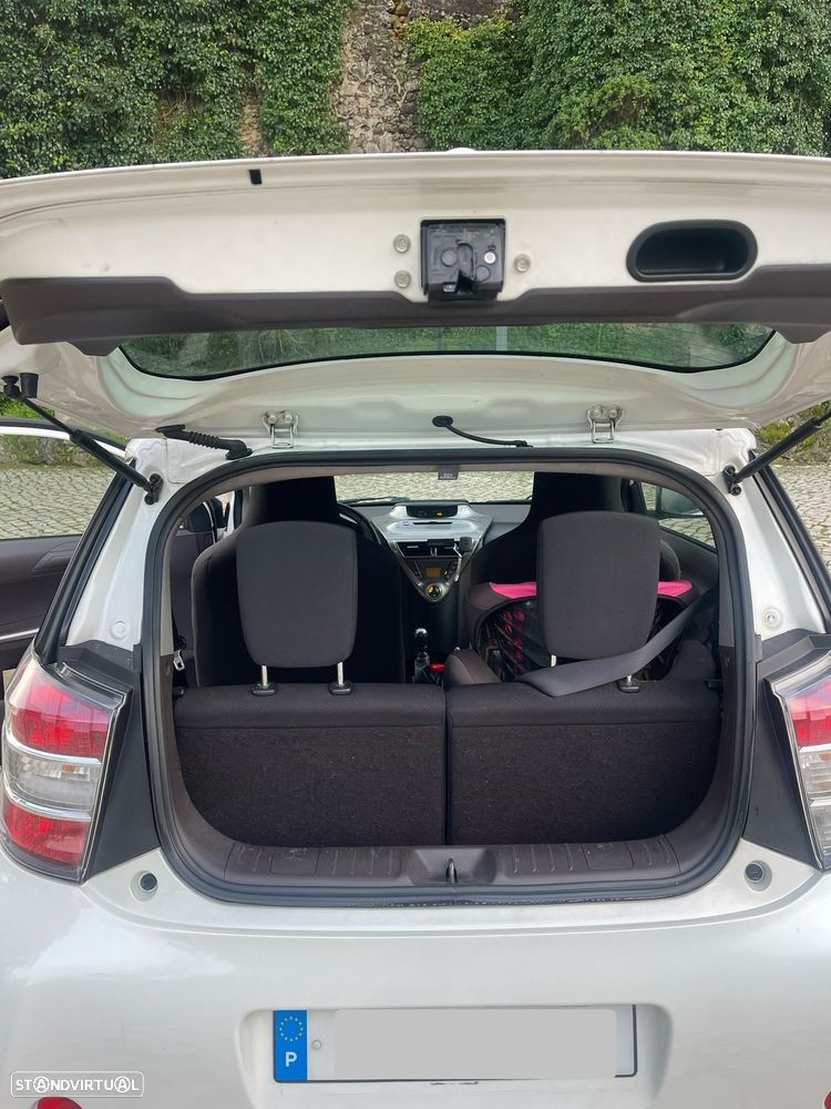 Toyota iQ 1.4 D-4D - 9