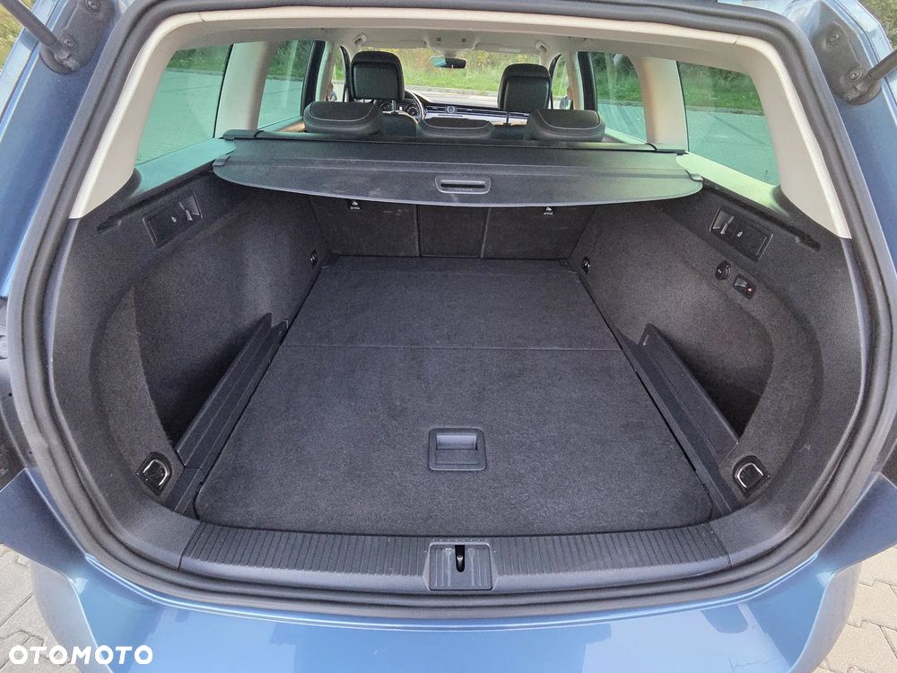 Volkswagen Passat 2.0 TDI (BlueMotion Technology) Highline - 24