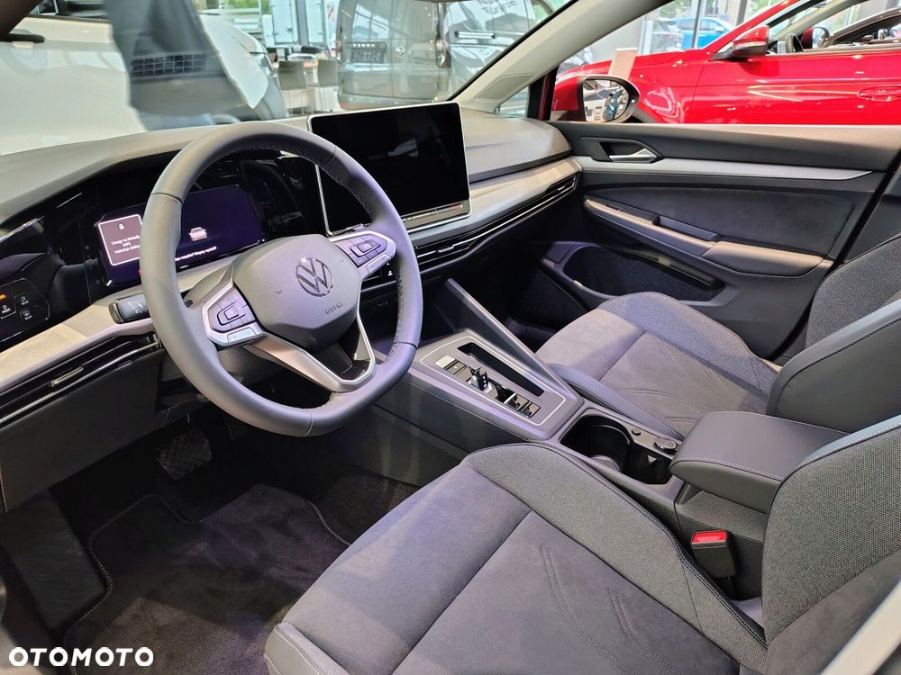 Volkswagen Golf - 10