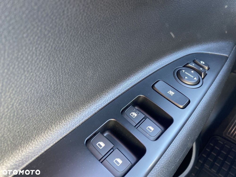 Kia Rio - 17