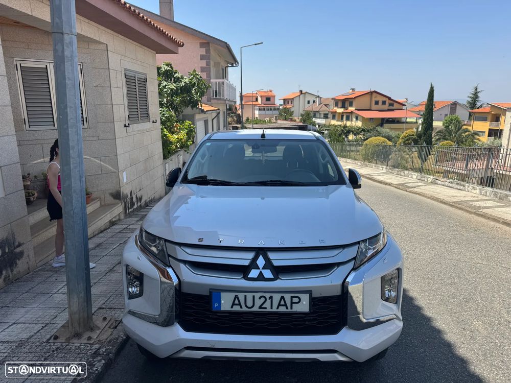 Mitsubishi L200 2.3 DI-D Space Cab Invite Strakar Look 4WD - 9