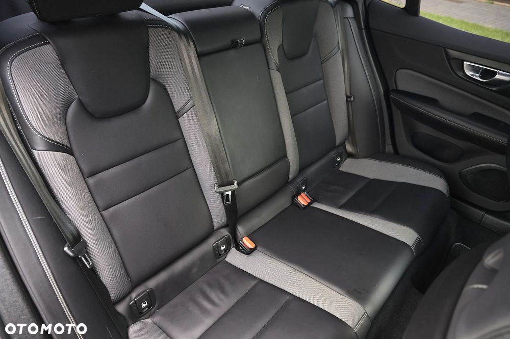 Volvo S60 T4 Geartronic RDesign - 32