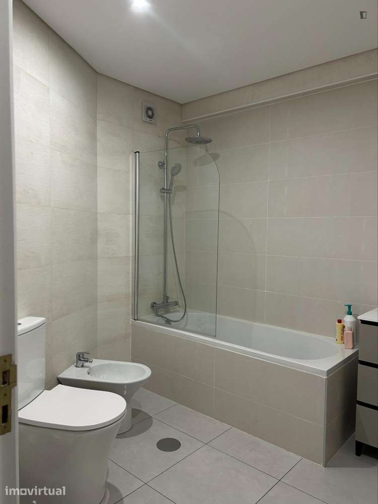 Apartamento com 2 quartos - localizado em Valadares Porto - Grande imagem: 5/9