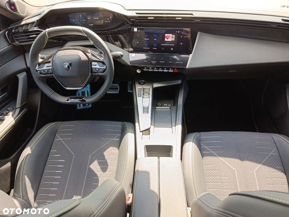 Peugeot 408 - 14
