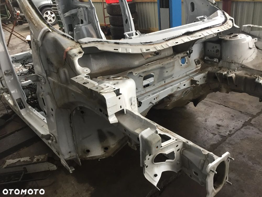 FORD KUGA MK2 18R ĆWIARTKA PRAWA PRZÓD - 1