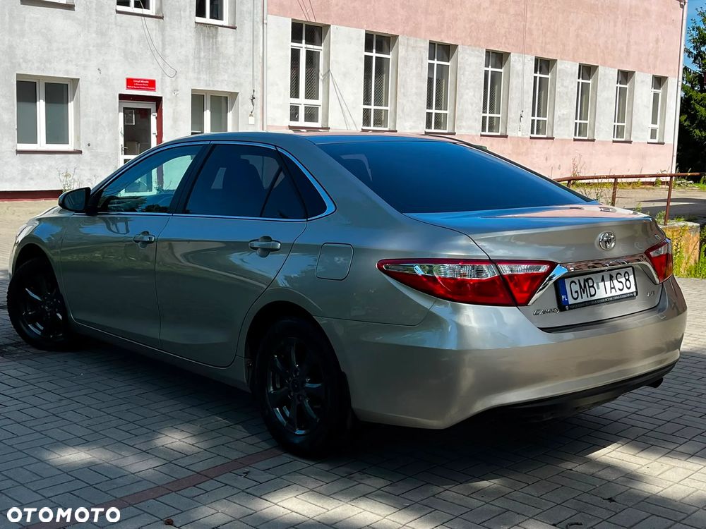 Toyota Camry - 15