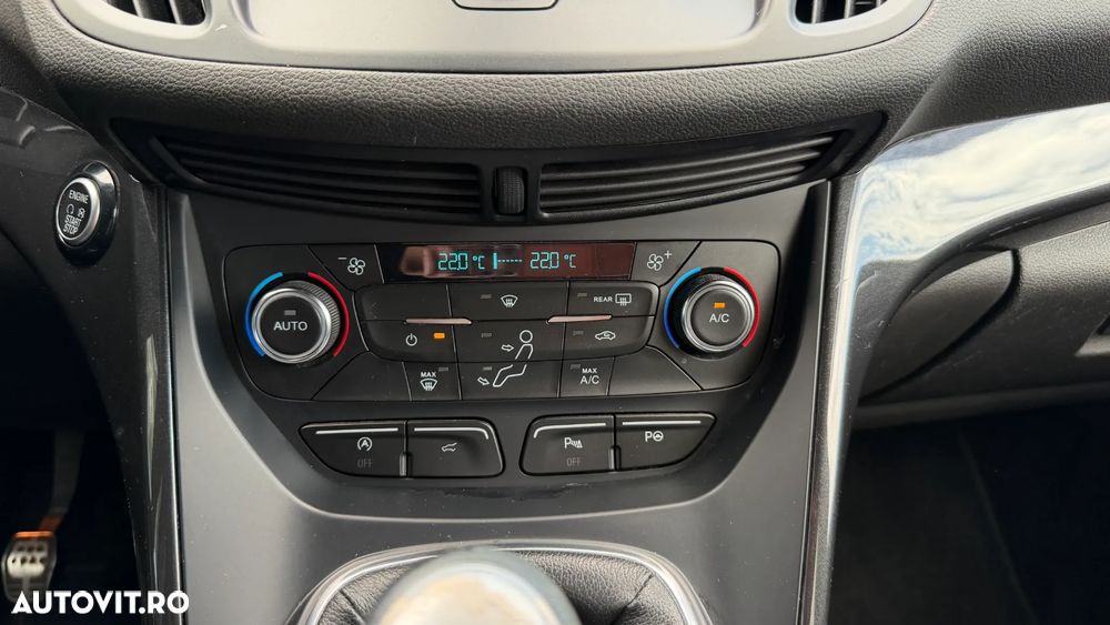 Ford Kuga 1.5 TDCi 2WD ST-Line - 21