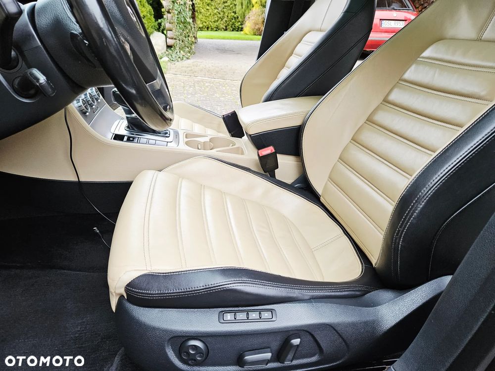 Volkswagen CC 3.6 V6 4Motion DSG - 25