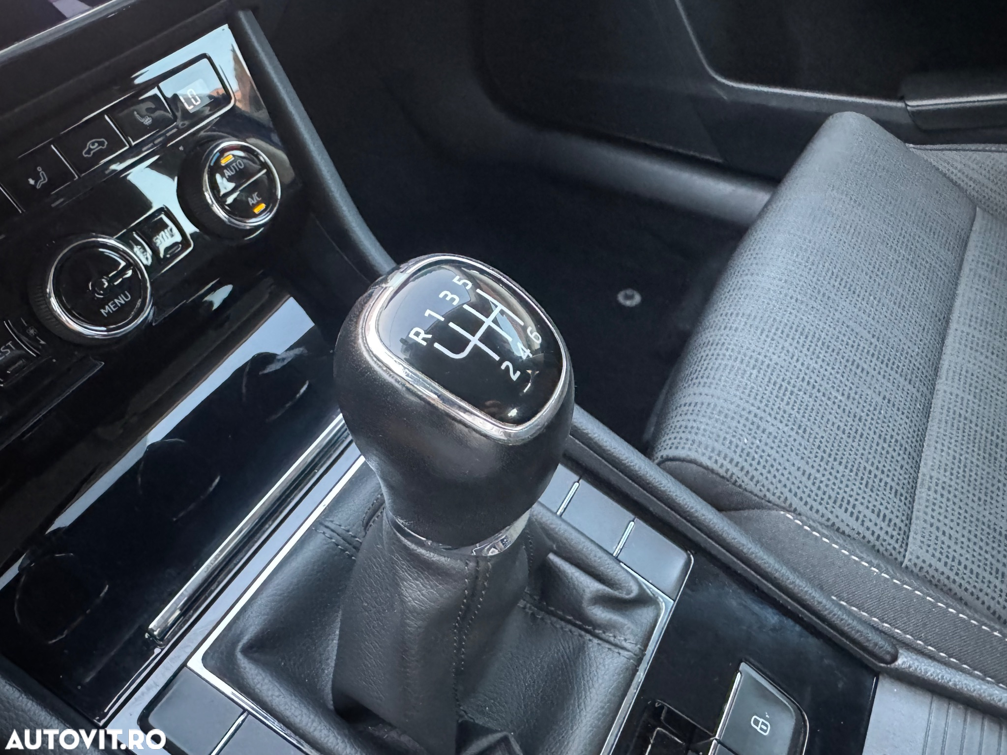 Skoda Superb 2.0 TDI Ambition - 17