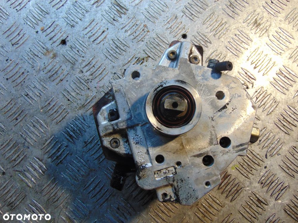 Pompa wtryskowa volvo 2,4 d5 8689590/91 cema sztuka - 4