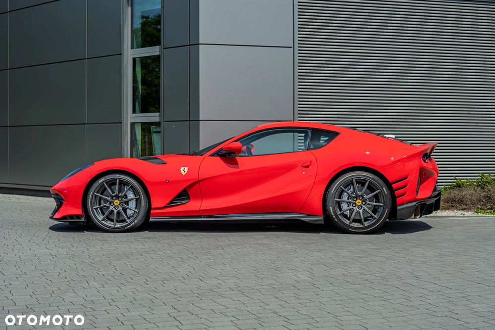 Ferrari 812 Superfast - 7