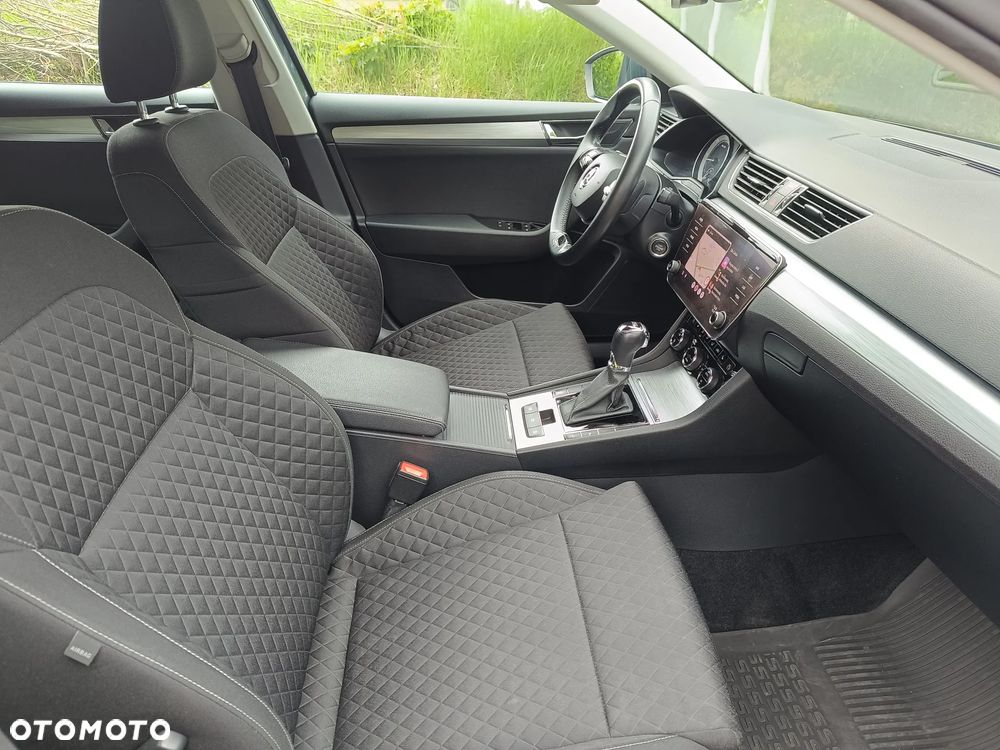 Skoda Superb 2.0 TDI Ambition DSG - 31