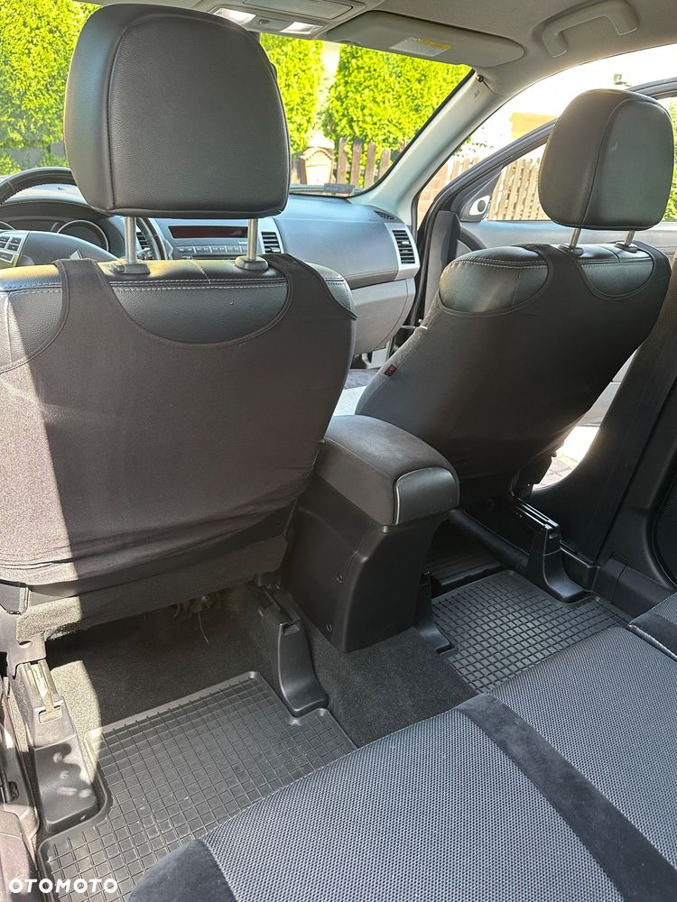 Mitsubishi Outlander 2.0 DID Intense + - 18