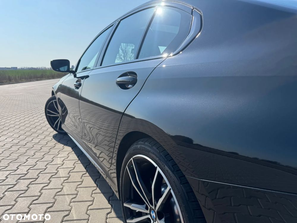 BMW Seria 3 330i M Sport sport - 5