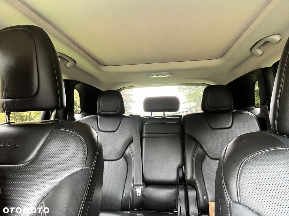 Jeep Cherokee - 15