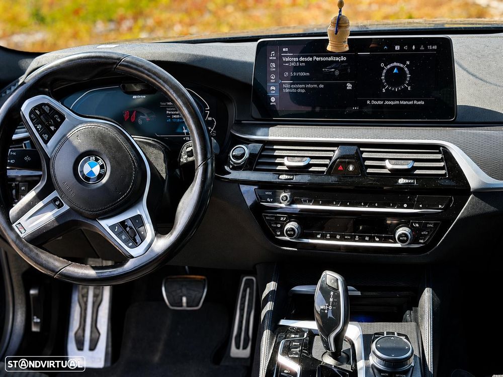 BMW 530 e Pack Desportivo M - 3